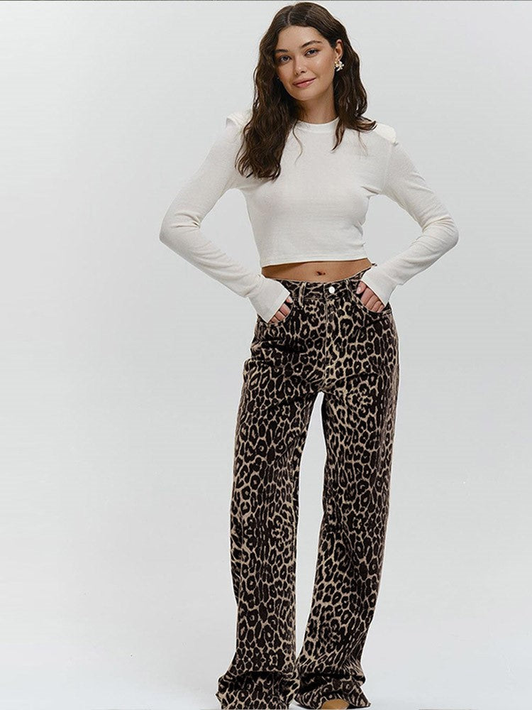 LOLA™ | WIDE LEG JEANS WITH LEO PRINT